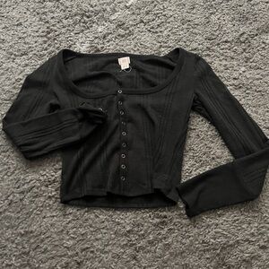 Tilly’s long sleeve scoop neck crop